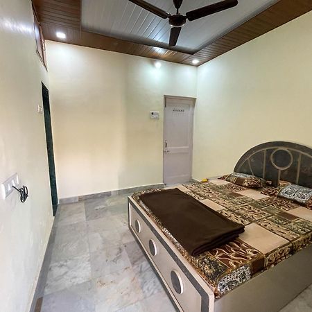 Zars Villa, ロナバラ エクステリア 写真