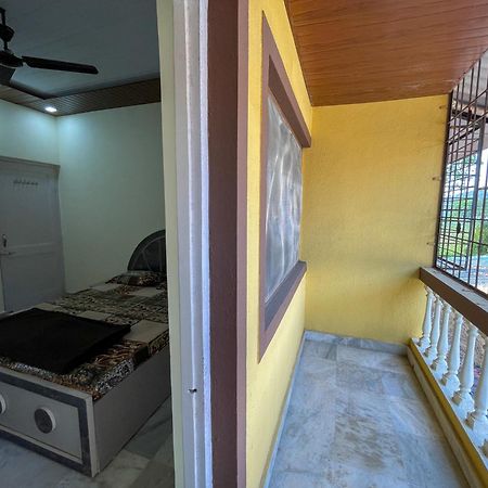 Zars Villa, ロナバラ エクステリア 写真