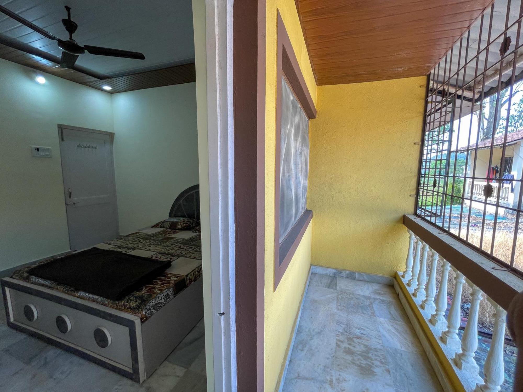Zars Villa, ロナバラ エクステリア 写真