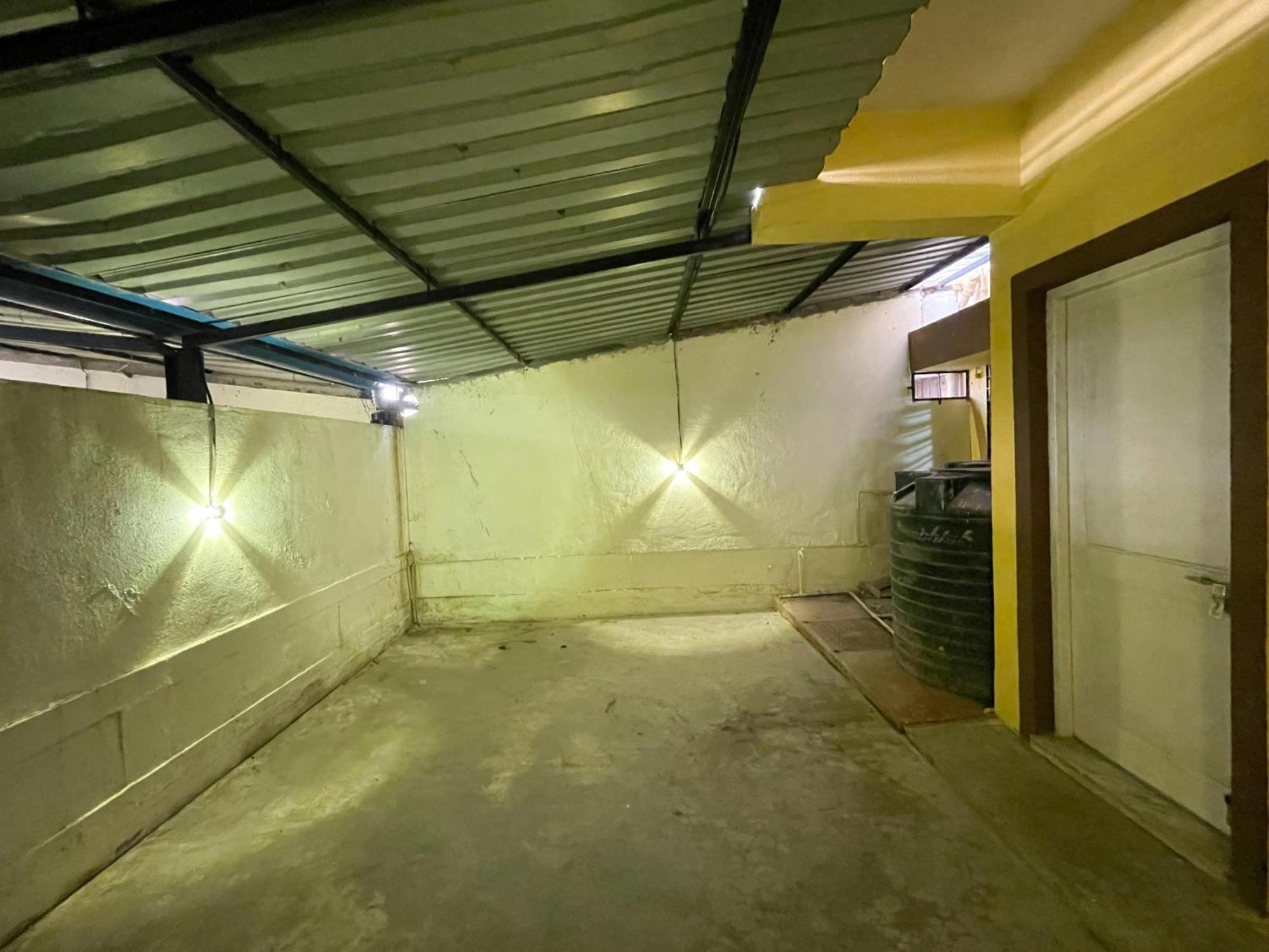 Zars Villa, ロナバラ エクステリア 写真