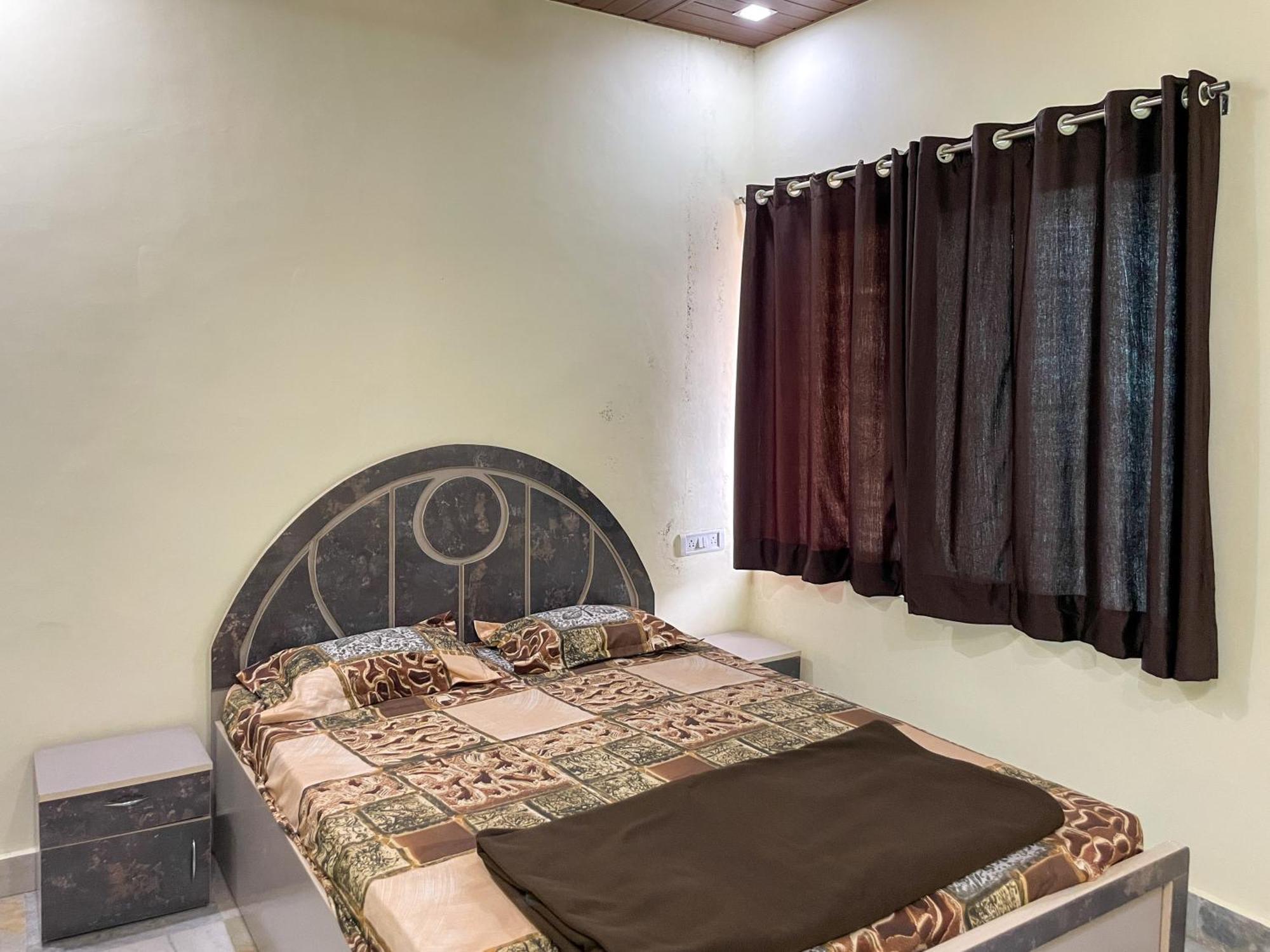 Zars Villa, ロナバラ エクステリア 写真