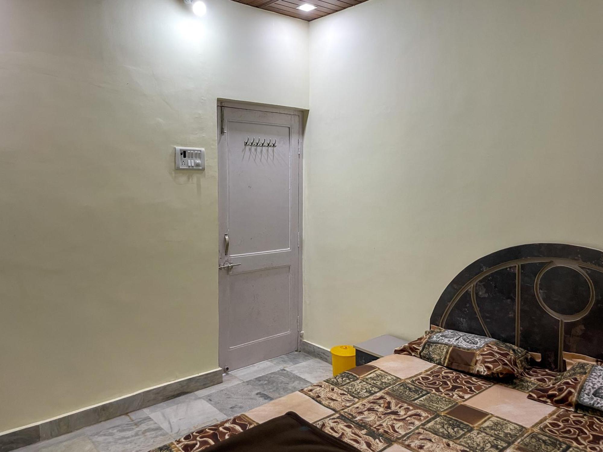 Zars Villa, ロナバラ エクステリア 写真