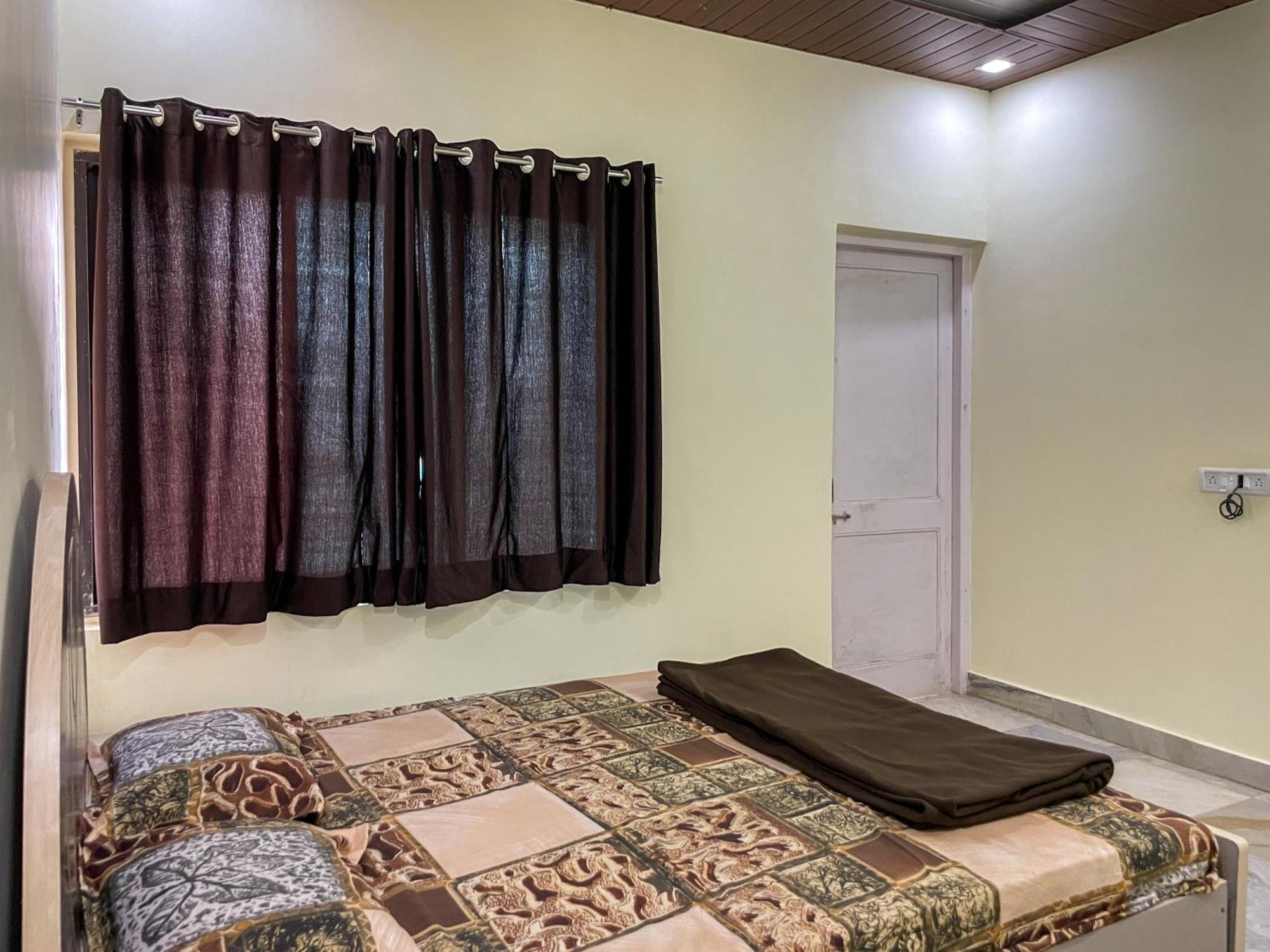 Zars Villa, ロナバラ エクステリア 写真