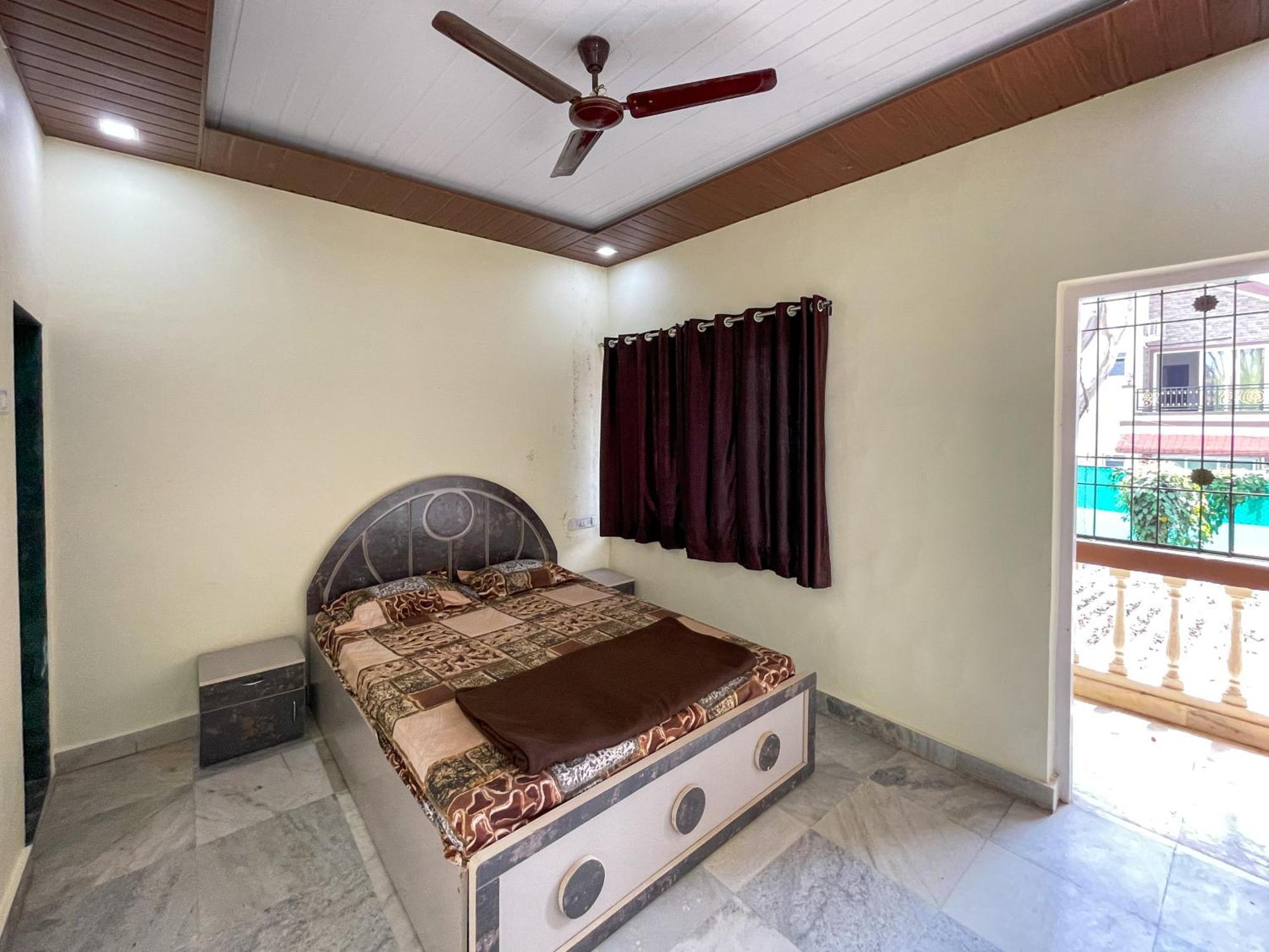 Zars Villa, ロナバラ エクステリア 写真