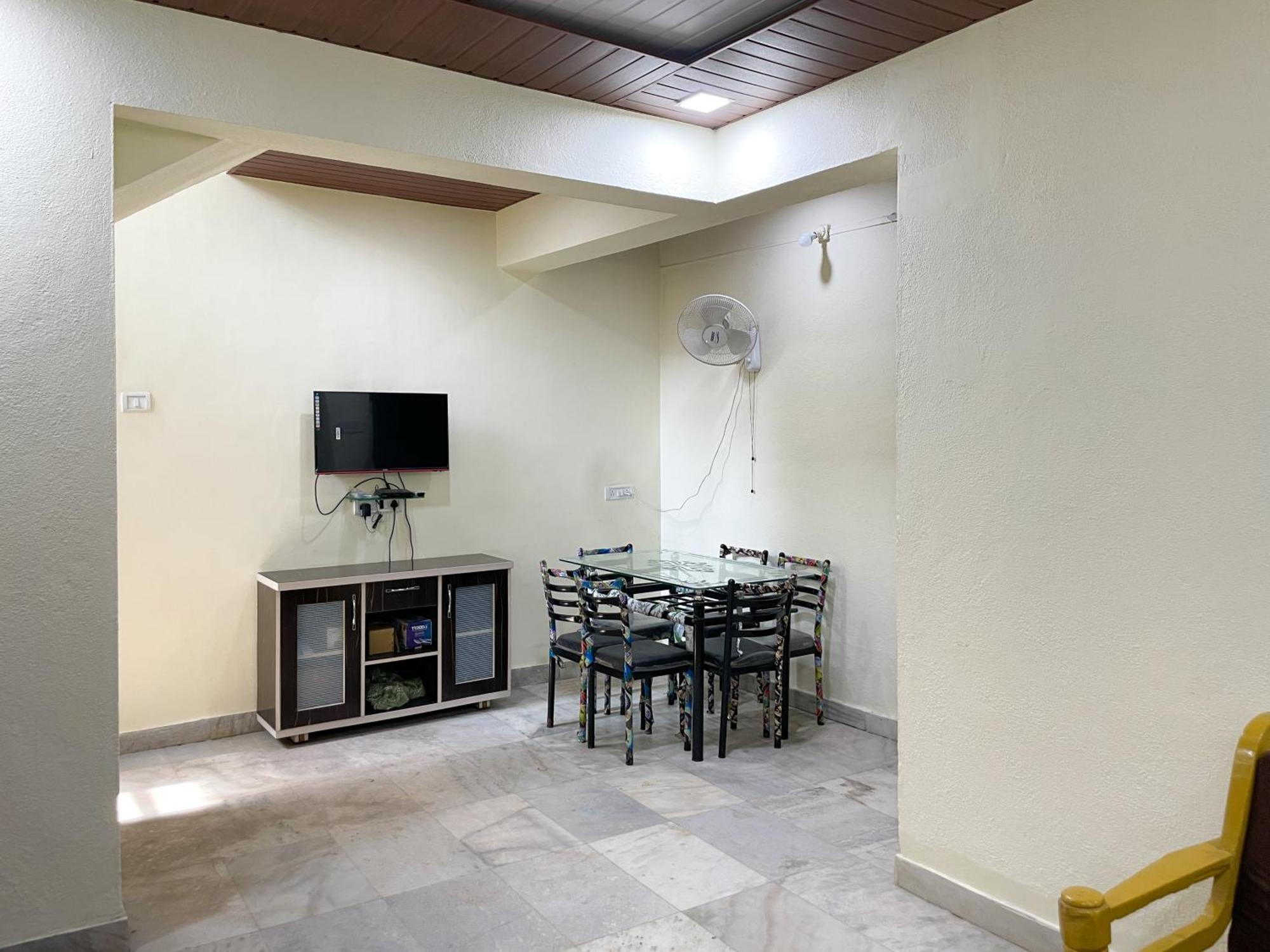 Zars Villa, ロナバラ エクステリア 写真